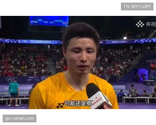 石宇奇训练完直接瘫地上啃香蕉,这自律和摆烂的切换也太真实了 石宇奇训练完直接瘫地上啃香蕉,这自律和摆烂的切换也太真实了